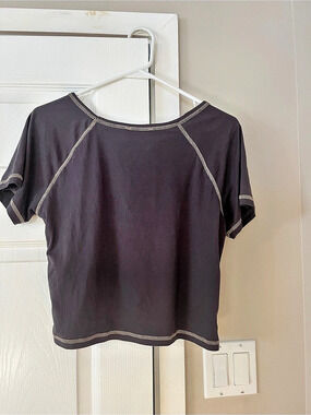 Rose + Vine Short Sleeve Top in Dark grey/blue Size XS